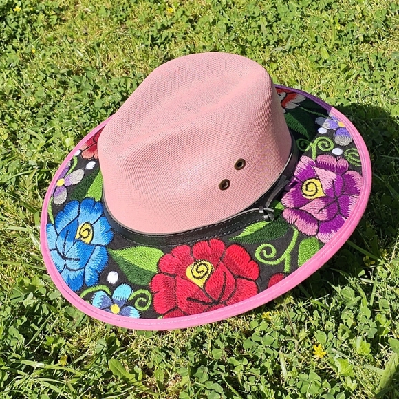 Embroidered Hats. - Picture 11 of 15